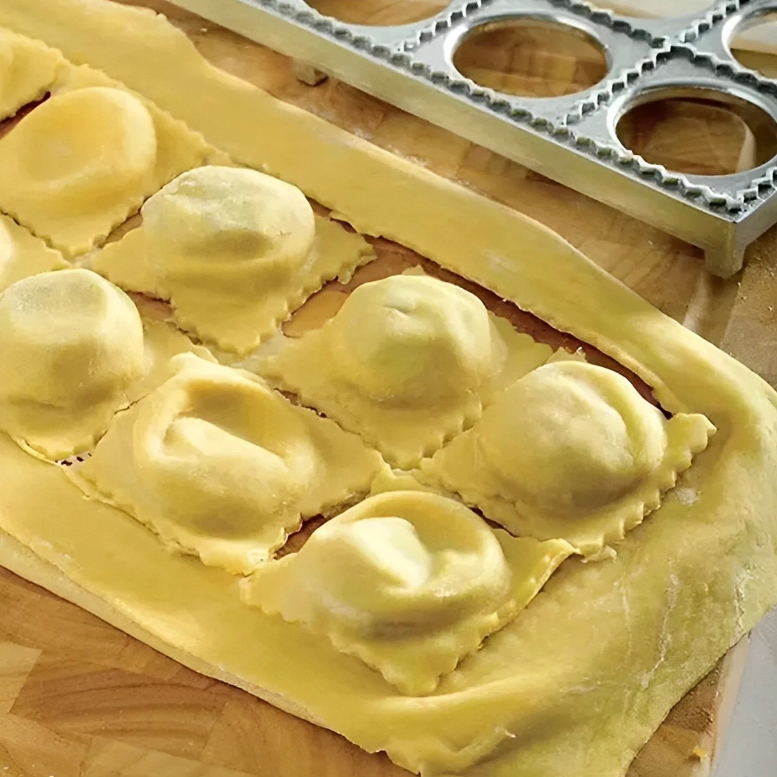 Dumpling Mold 12 Holes Ravioli - огляд і ціна Quality Kitchen Gadgets